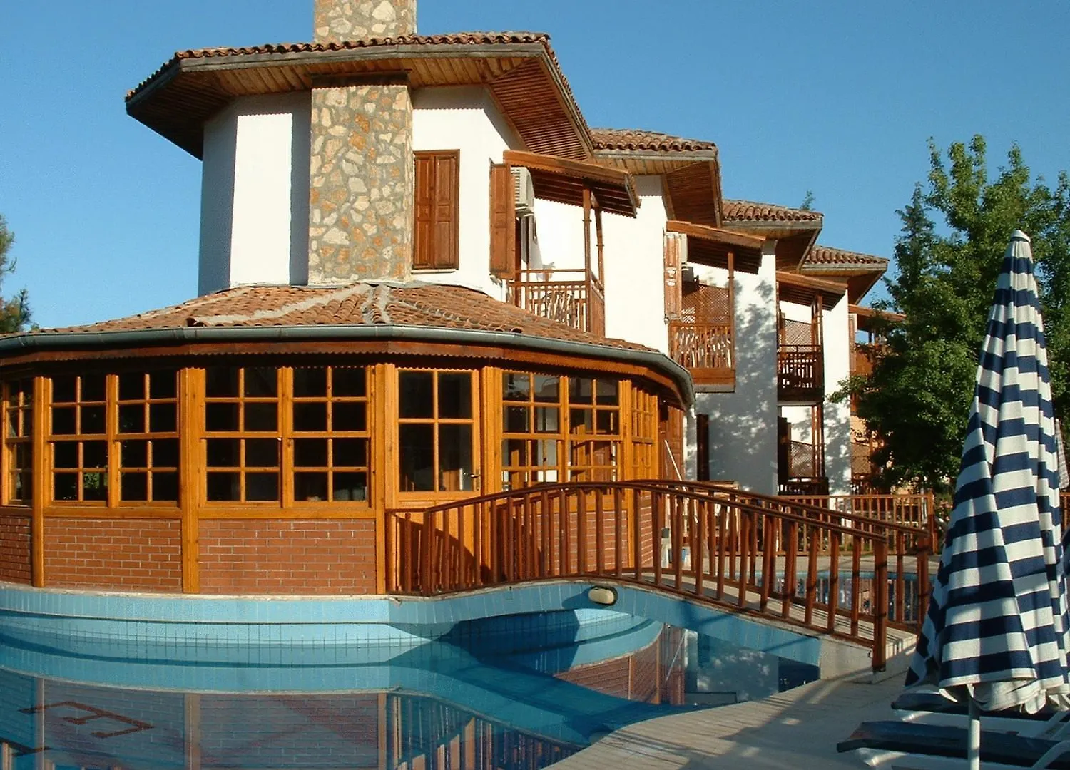 Elze Hotel Олудениз