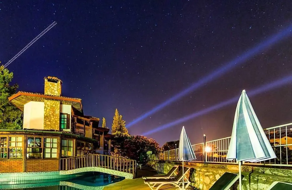 Elze Hotel Олудениз