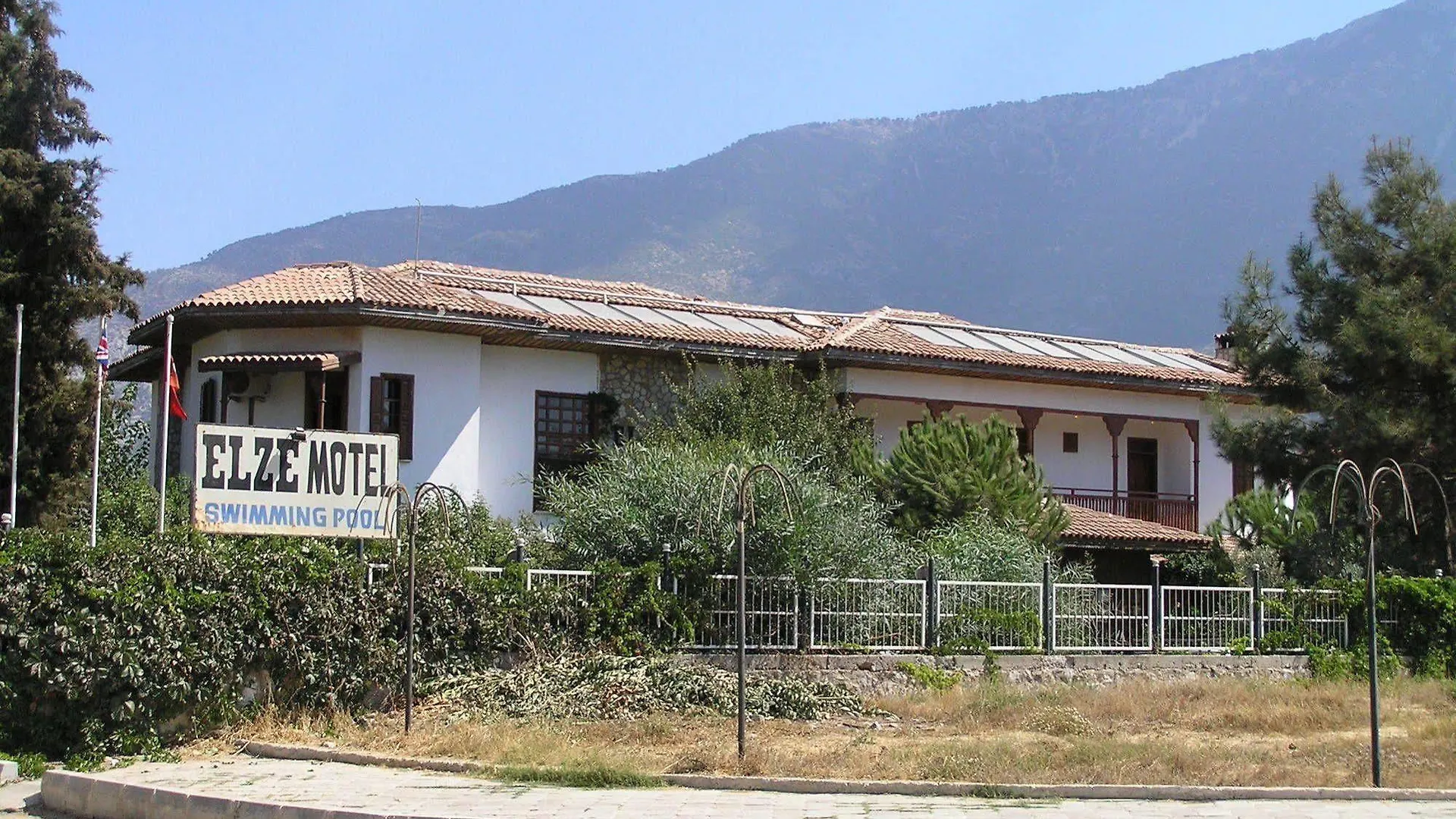 Elze Hotel Олудениз